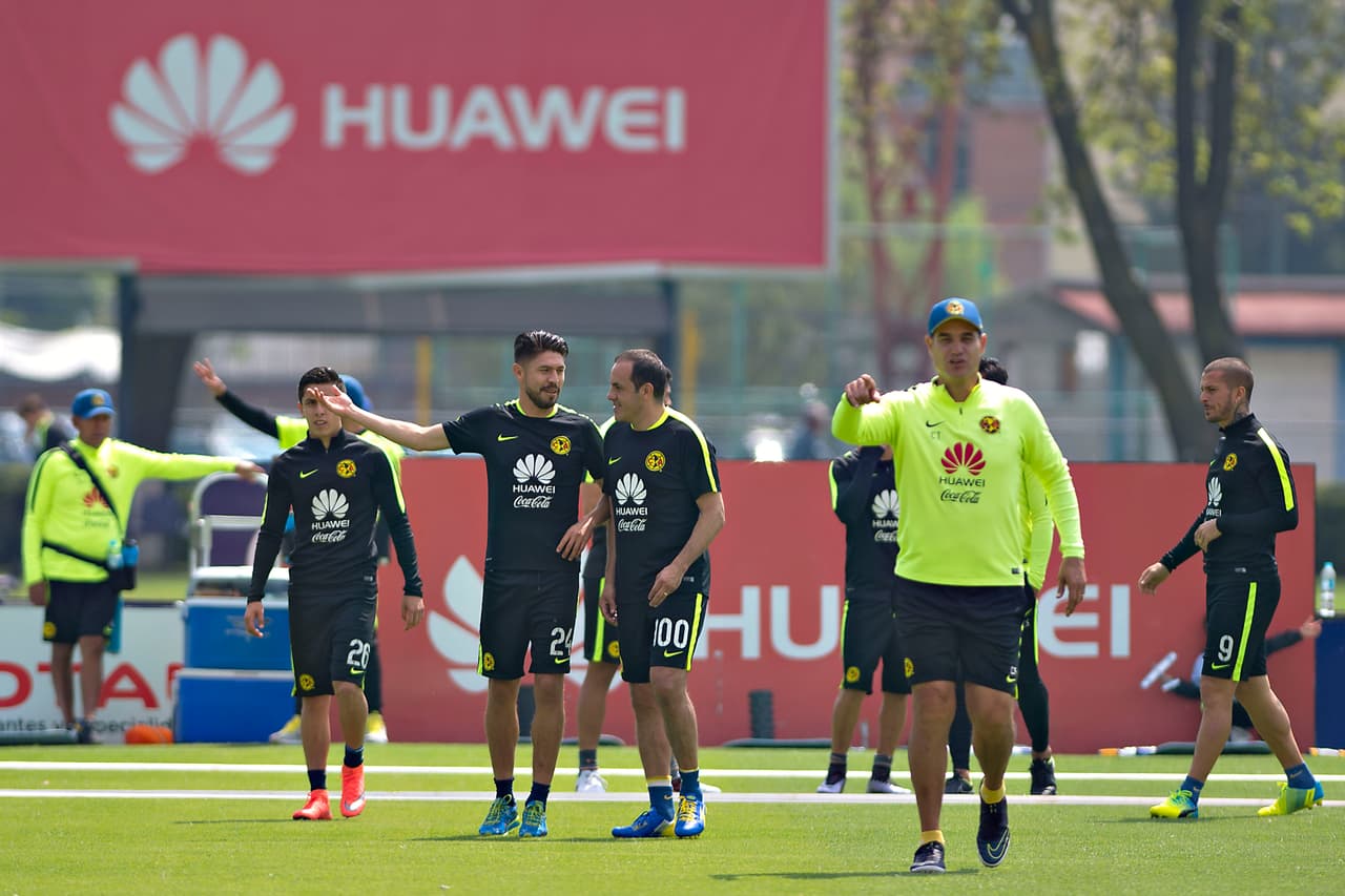 Desde su arribo al entrenamiento, Blanco estuvo acompañado de Oribe Peralta.
