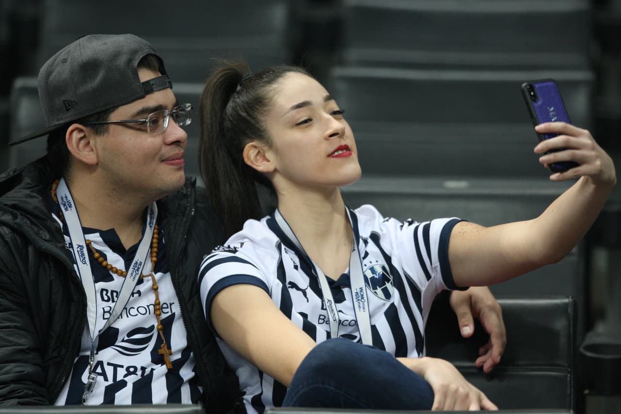 Este es el ambiente que hubo momentos antes del silbatazo inicial en el choque de Liguilla entre Monterrey y Santos Laguna.