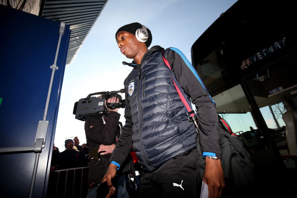 Este defensa de 24 años estuvo cedido al Huddersfield y de ahí dejó una huella para que el equipo inglés decidiera realizar la inversión por su pase.