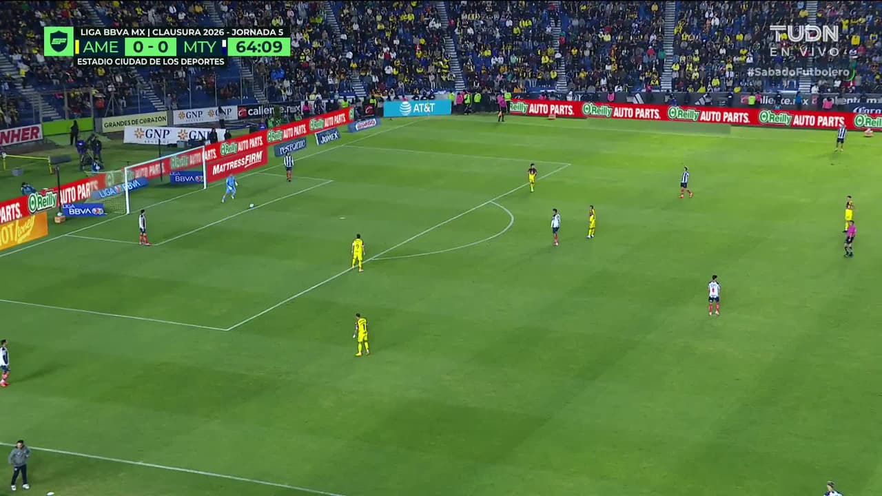 ¡GOL!  anota para América. Álex Zendejas