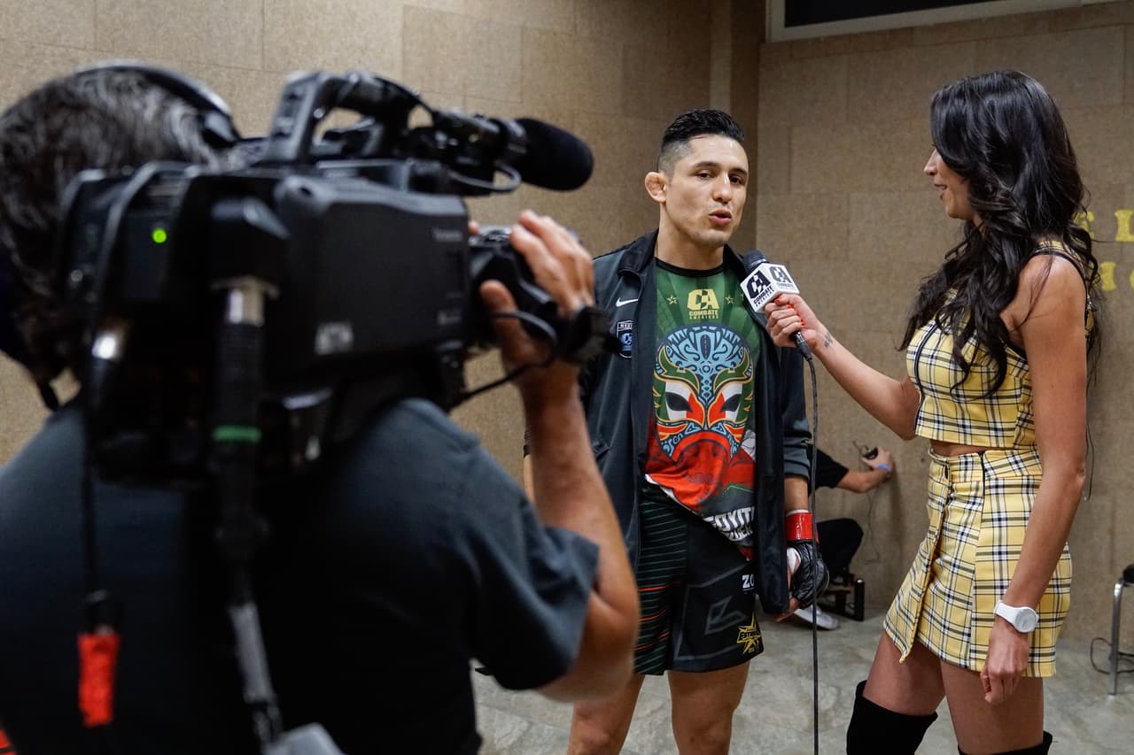 La belleza y la sensualidad de las mujeres del ring y de algunas de las asistentes en Combate Américas fue un ingrediente que le dio más color al encuentro de artes marciales mixtas.