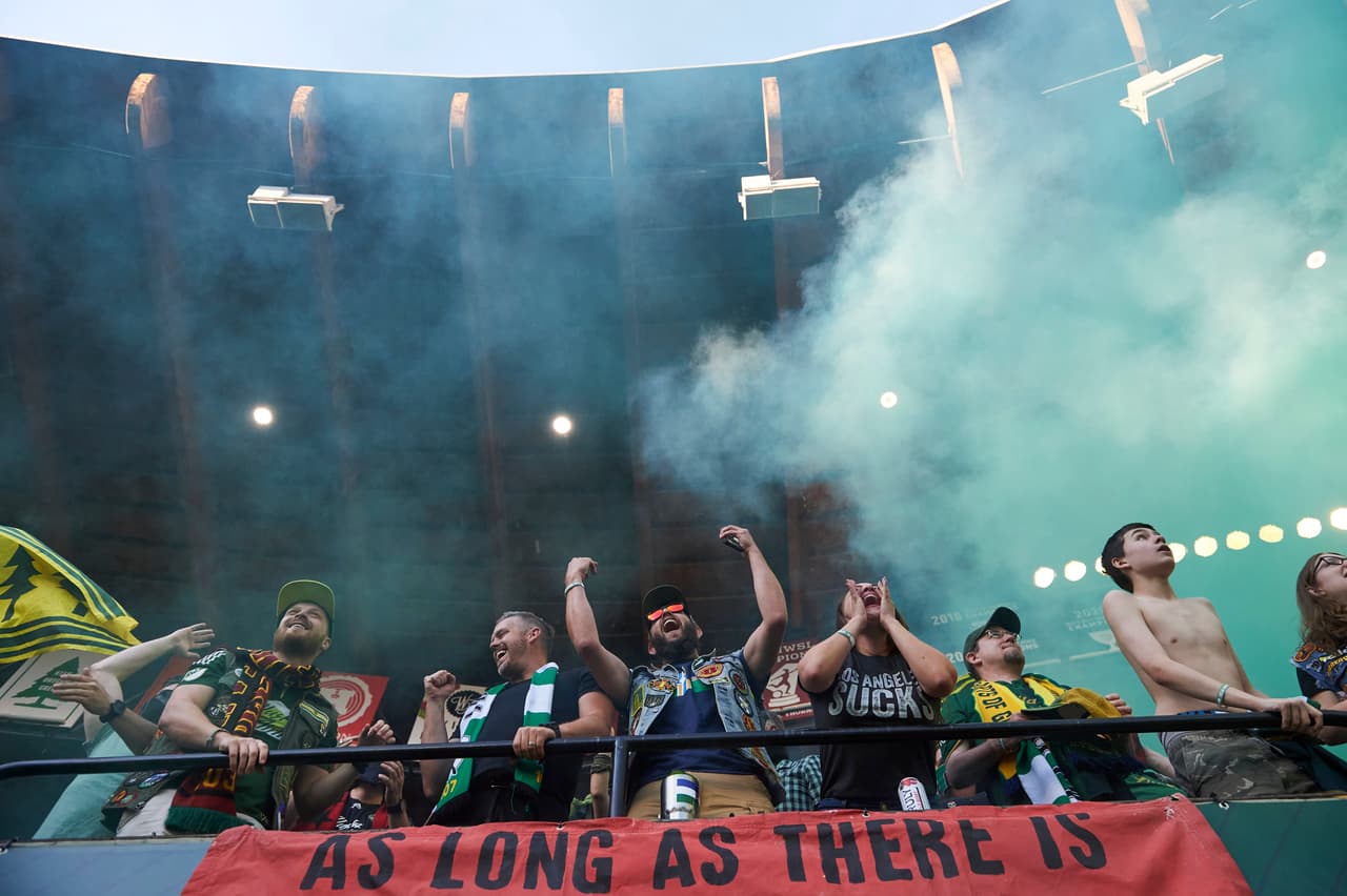 Una victoria más que valiosa para 'los Leñadores', que dieron muestras de estar en condiciones de sacar resultados frente a algunos de los equipos candidatos en la Conferencia Oeste.
<br>
