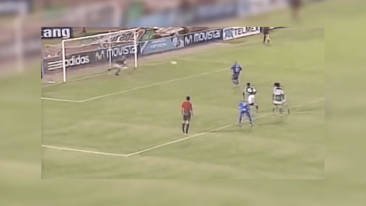 <b>Espínola a Ciciliano</b>
<br>2. Ricardo Ciciliano, quien ya había atajado un penal bajo los tres palos, ahora falló ante Espínola en un juego entre Millonarios y Deportivo Cali. El partido finalizó empatado sin goles.