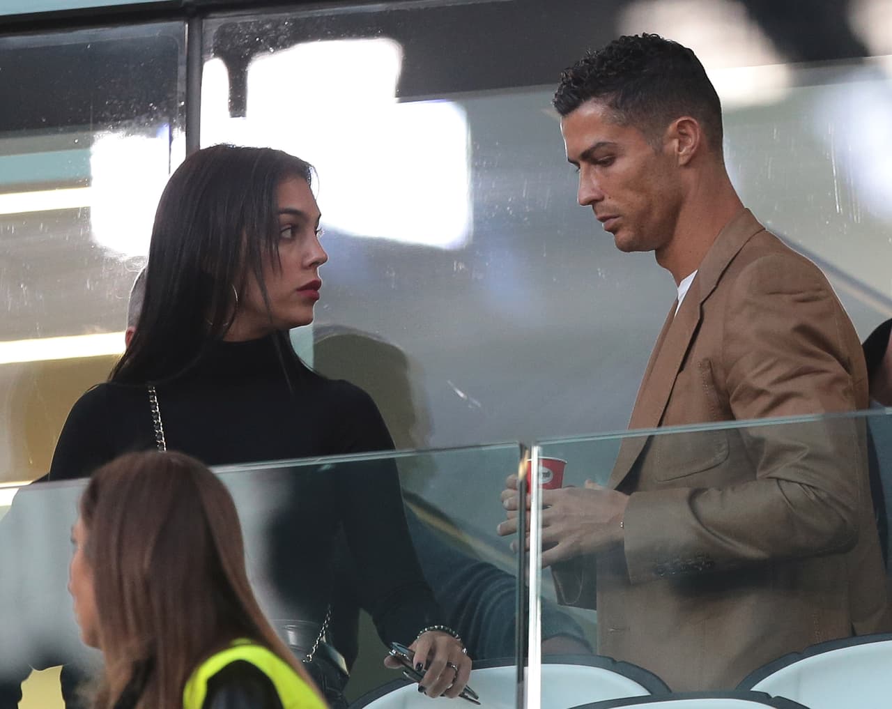 Si bien se ha mencionado que han existido momentos de dificultad en la pareja, Rodríguez se ha encargado de llevar a la calma al portugués en su vida privada.