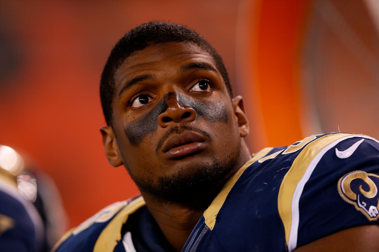 Michael Sam, jugador abiertamente gay, se retira del futbol americano