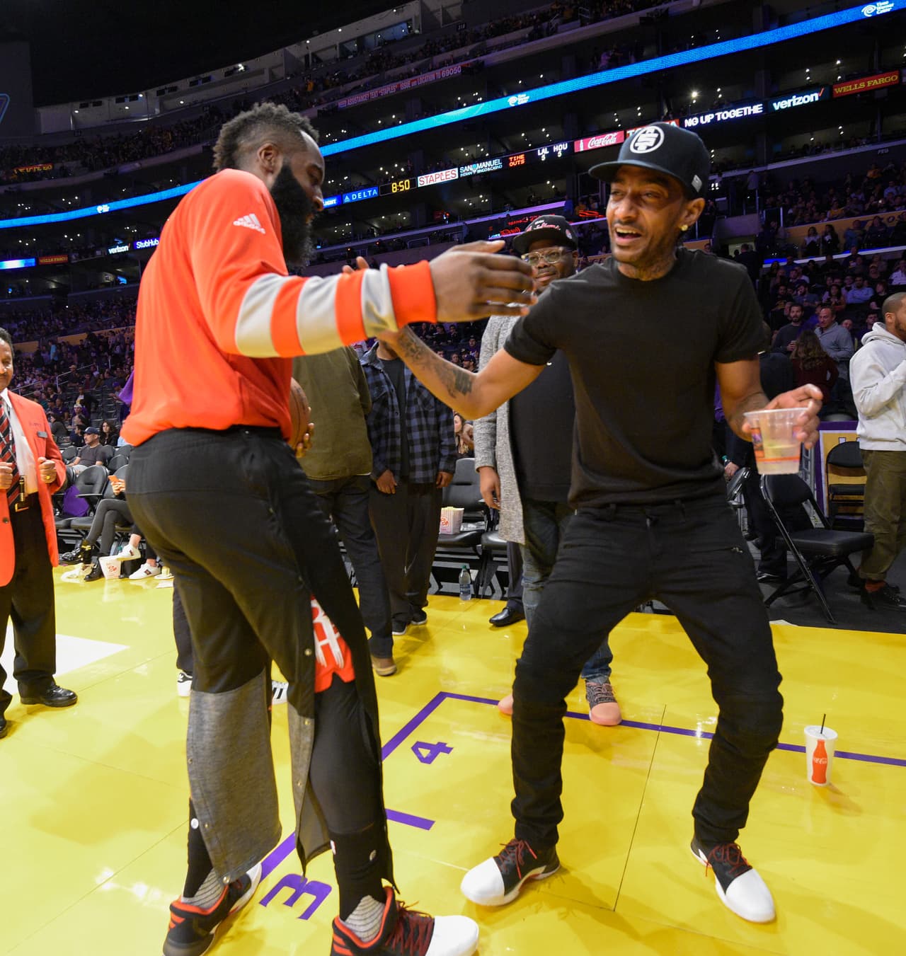 Y estaba en su ciudad natal, Los Ángeles Lakers, a quienes a pesar del mal momento nunca dejó de apoyar.