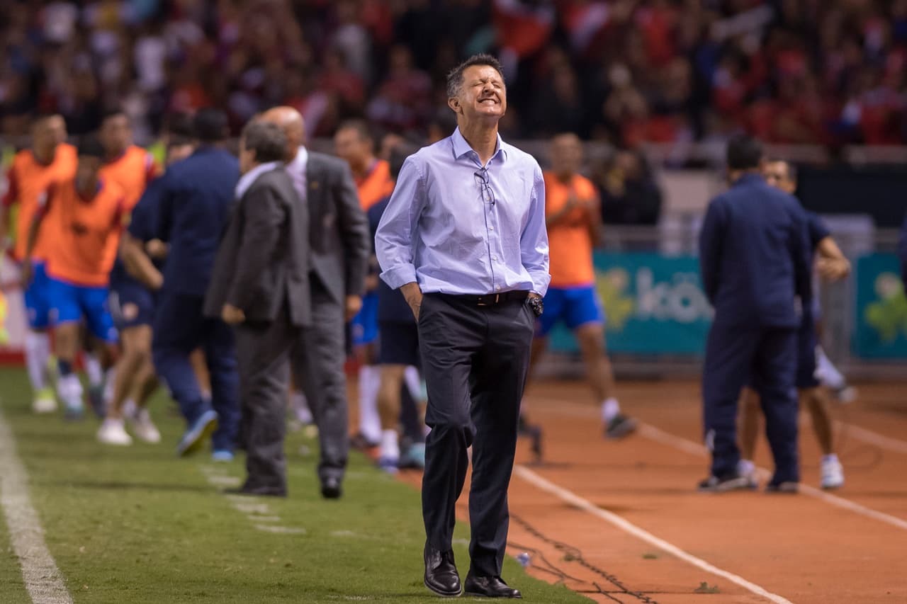 Mientras que el profesor Osorio lamentaba la oportunidad de sumar otros tres puntos a su campaña con el Tri.