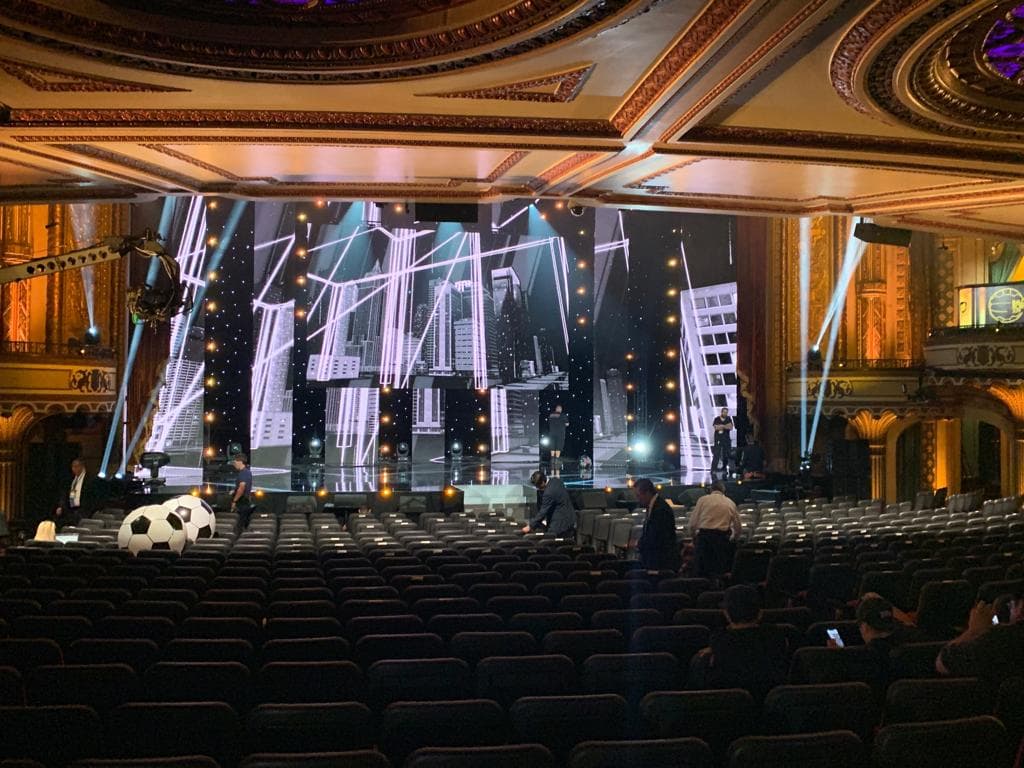 El escenario en Los Ángeles está preparado para la ceremonia que premia lo mejor de los torneos Clausura 2018 y Apertura 2019 de la Liga MX.