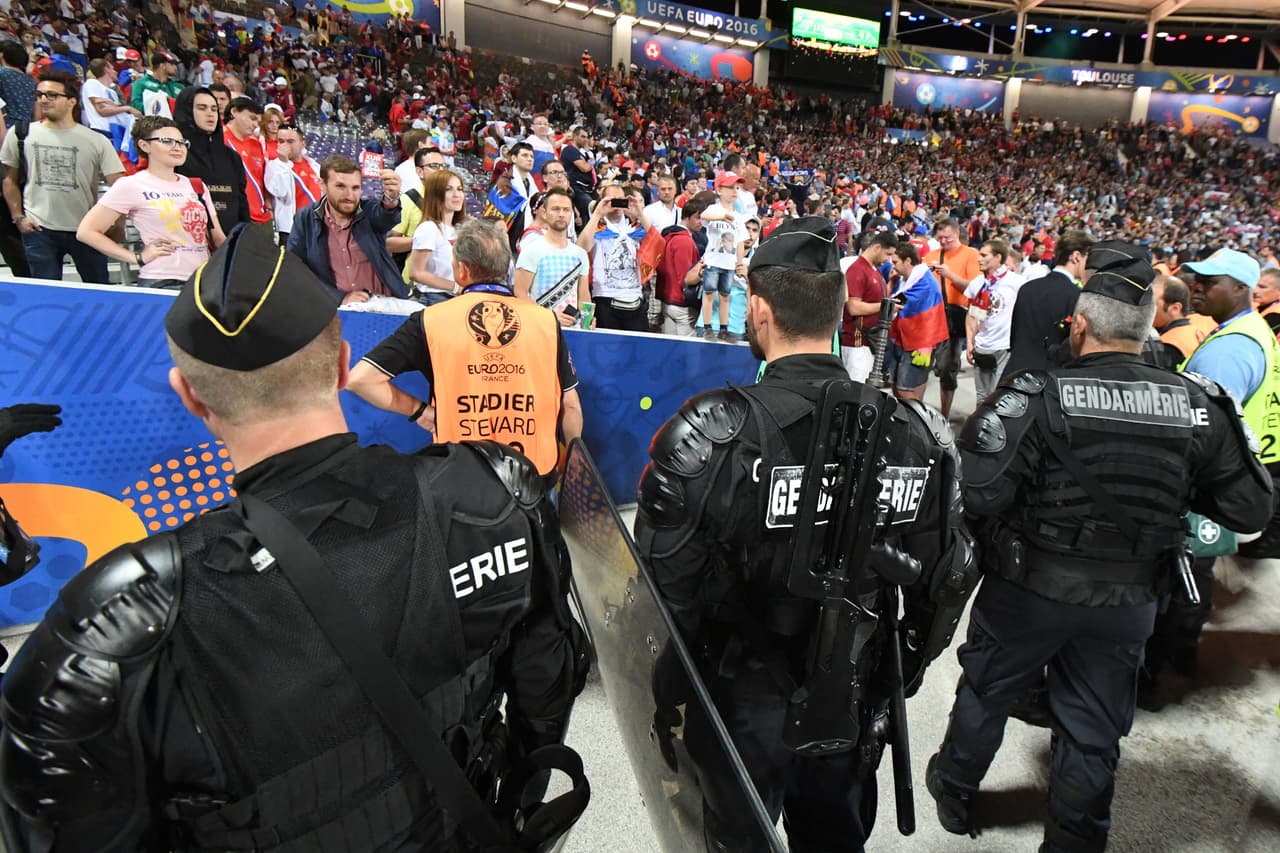 Rusia endurece castigos contra aficionados violentos