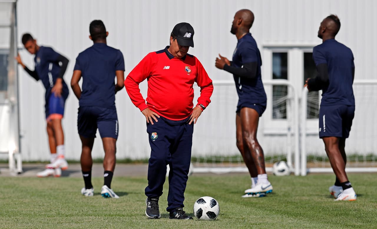 Hernán Darío Gómez dirigirá por tercera vez en la Copa del Mundo. Previamente lo hizo con Colombia en 1994 y Ecuador en 2002.