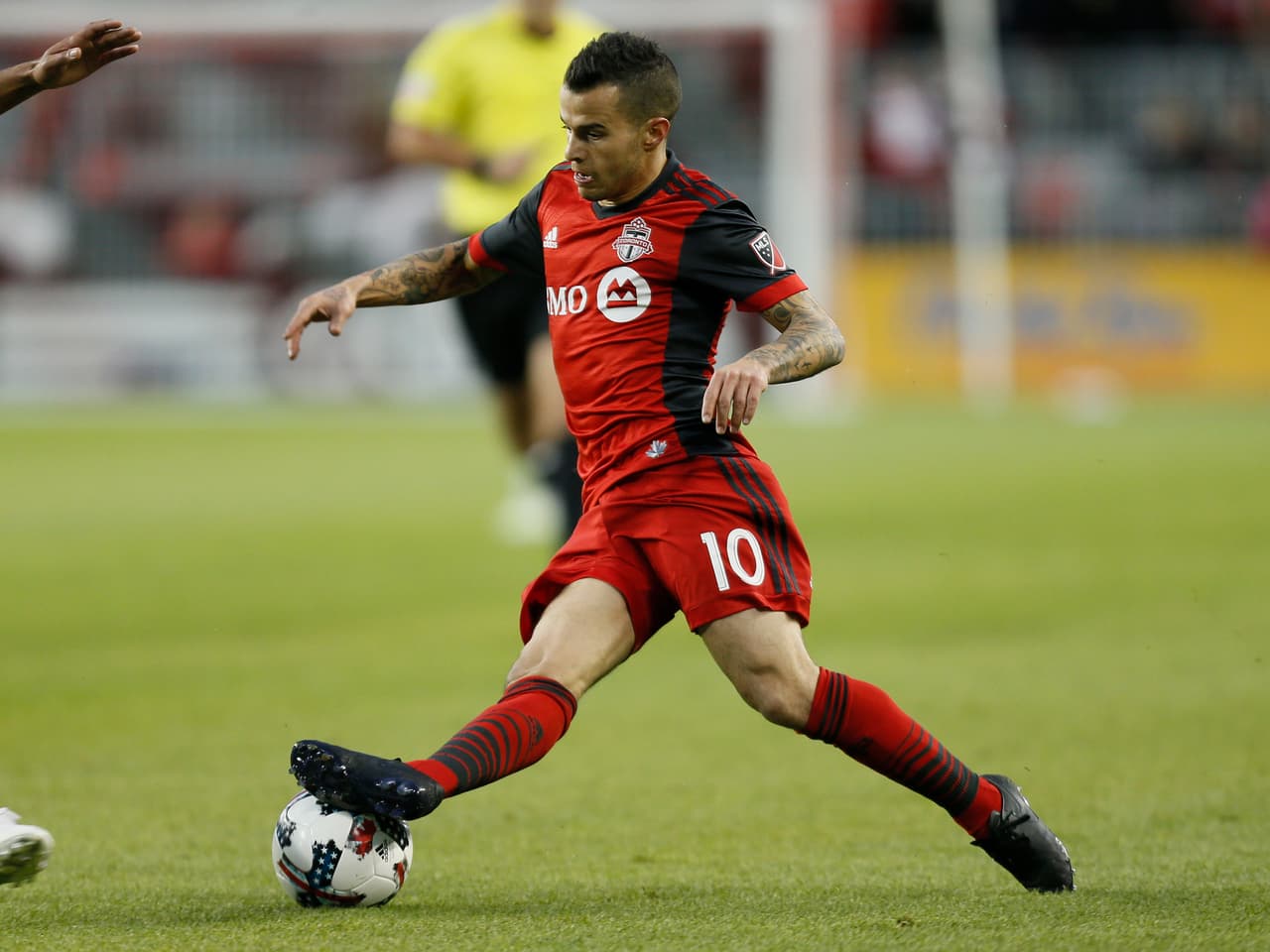 Que estaba bajo de forma, que no se había recuperado bien de su lesión... Muchas cosas se dijeron sobre Sebastian Giovinco, quien -con dos tantos de su autoría ante Chicago Fire- demostró que es uno de los verdaderos "distintos" dentro de la liga. (USA Today Images)