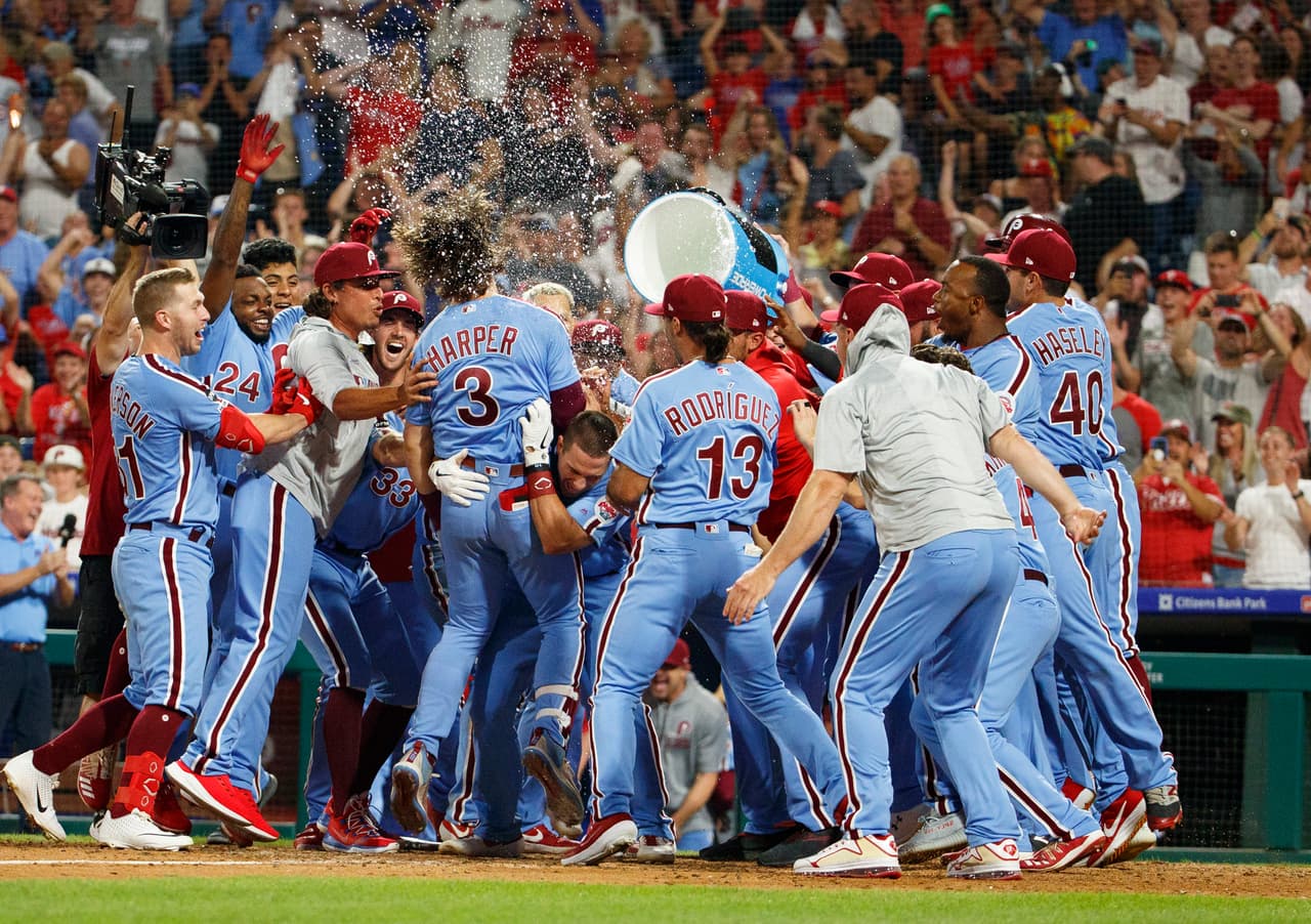 Phillies barre a los Cubs en la serie