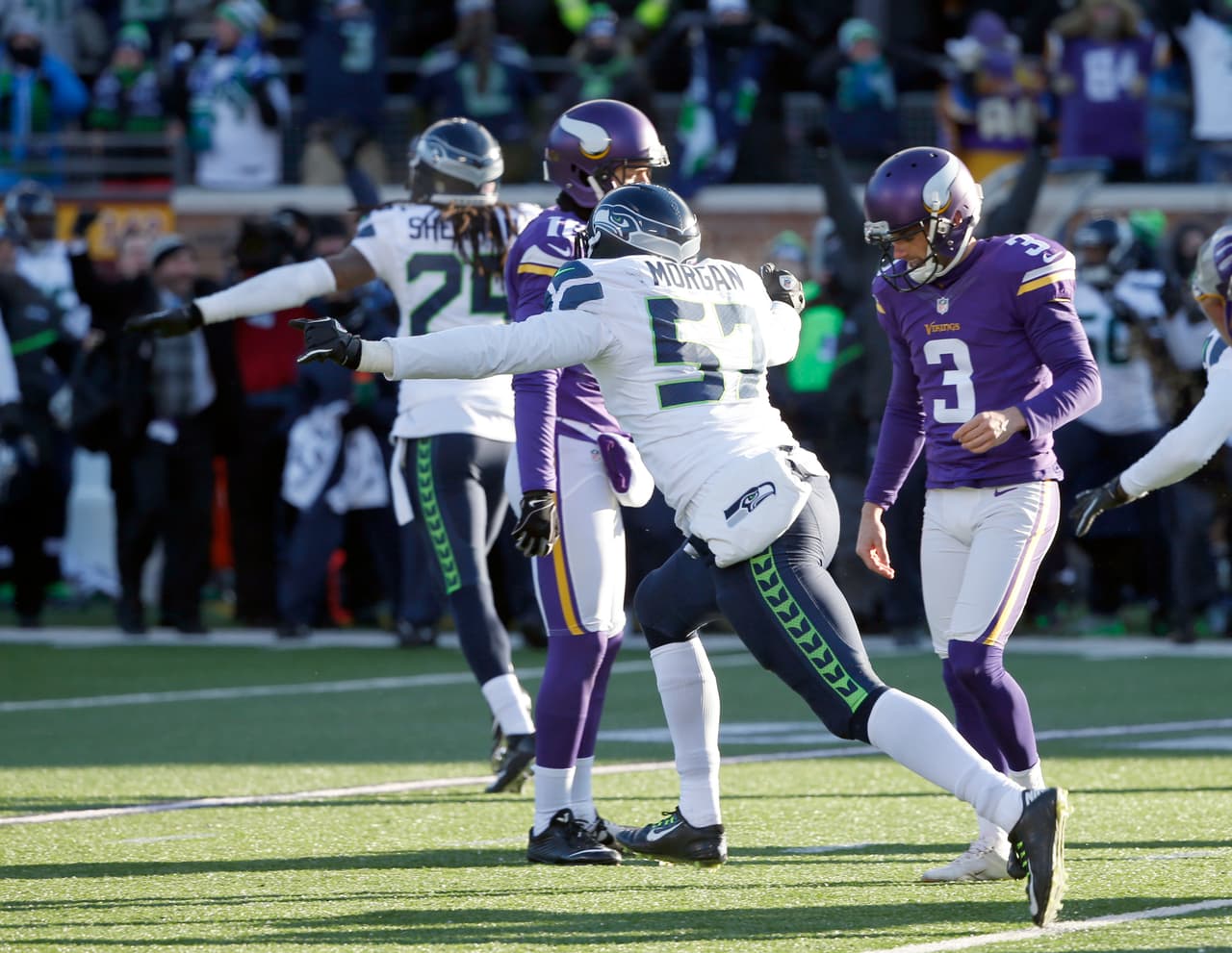 6.- Seattle Seahawks - 10 de enero del 2016 (10-9 en Minnesota Vikings) (Ronda de Comodines).- Un gol de campo que parecía un trámite de 27 yardas fue fallado por Blair Walsh con 22 segundos por jugar para evitar la eliminación de los bicampeones defensores de la NFC que se fueron del último juego de la NFL en la historia del TCF Bank Stadium con un triunfo que nadie esperaba.