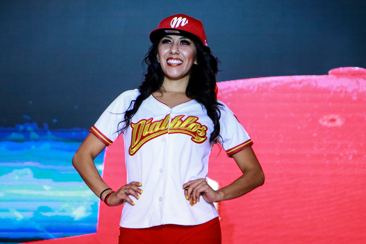 También saldrán a la venta los jerseys para las mujeres que sean muy fanáticas de los escarlatas.