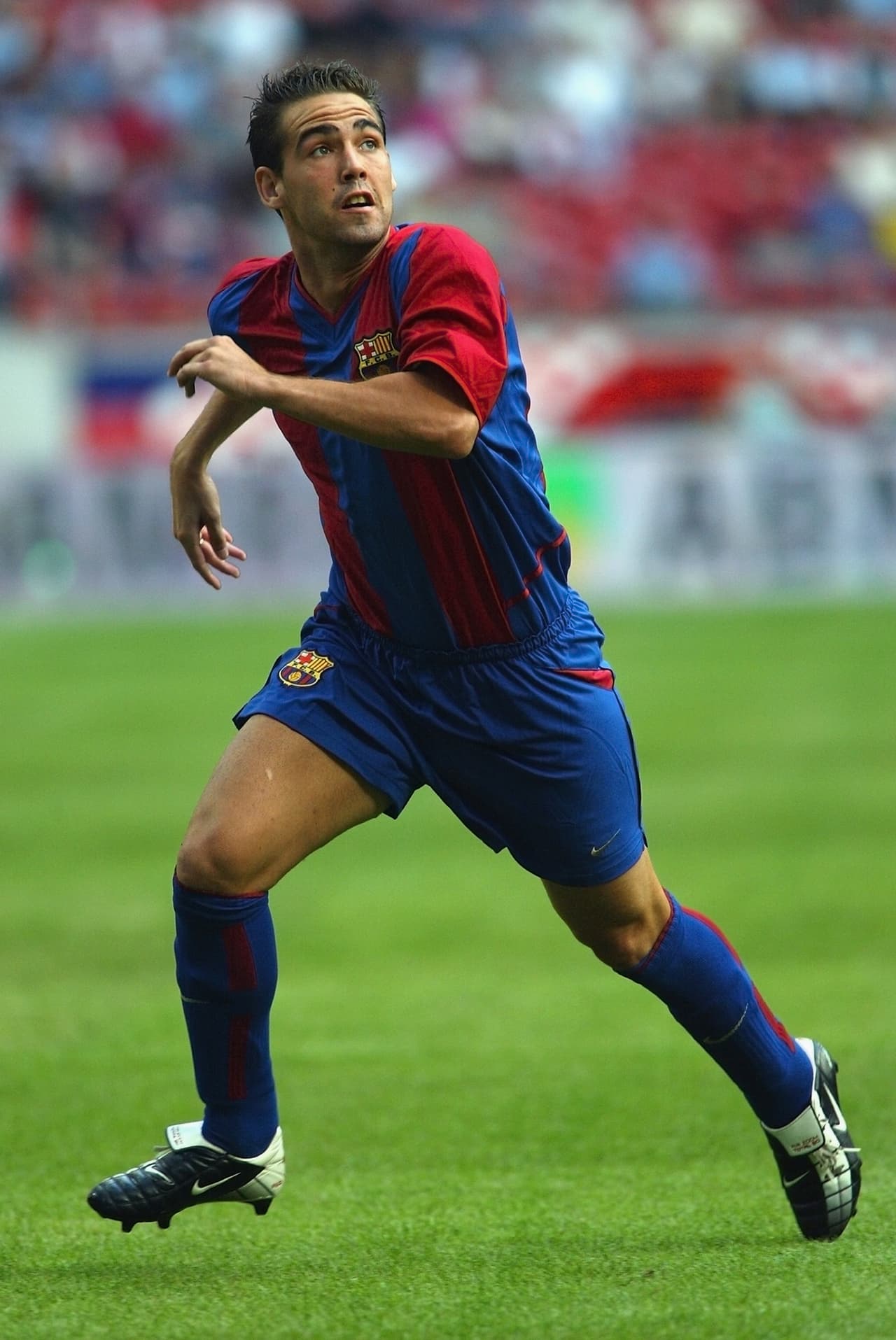 Fernando Navarro. Jugó tres temporadas en Barcelona, del 2002 al 2005. Posteriormente fichó para Mallorca del 2005 al 2008.Salió campeón de la Eurocopa 2008 celebrada en Austria y Suiza.