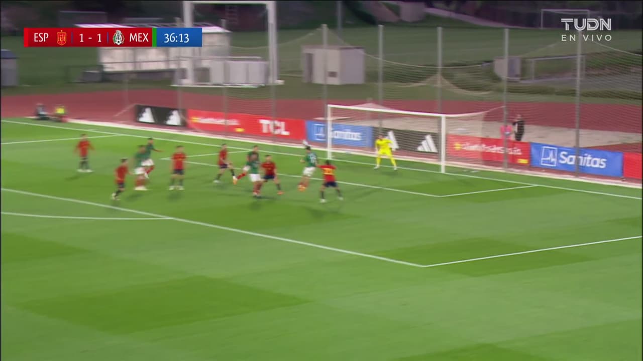 Falla grosera de Huescas para México frente al arco de España