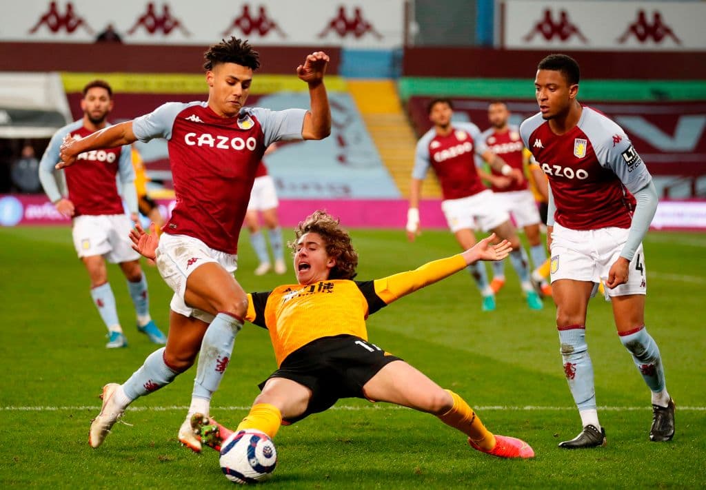 Aston Villa y Wolverhampton no se hicieron daño; llegaron a 40 y 35 unidades, respectivamente.