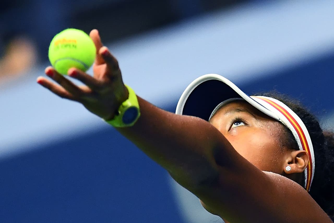 Hubo algo más de lucha en la segunda, pero Osaka, que en su debut el año pasado llegó a la tercera ronda, mantuvo su buen saque.