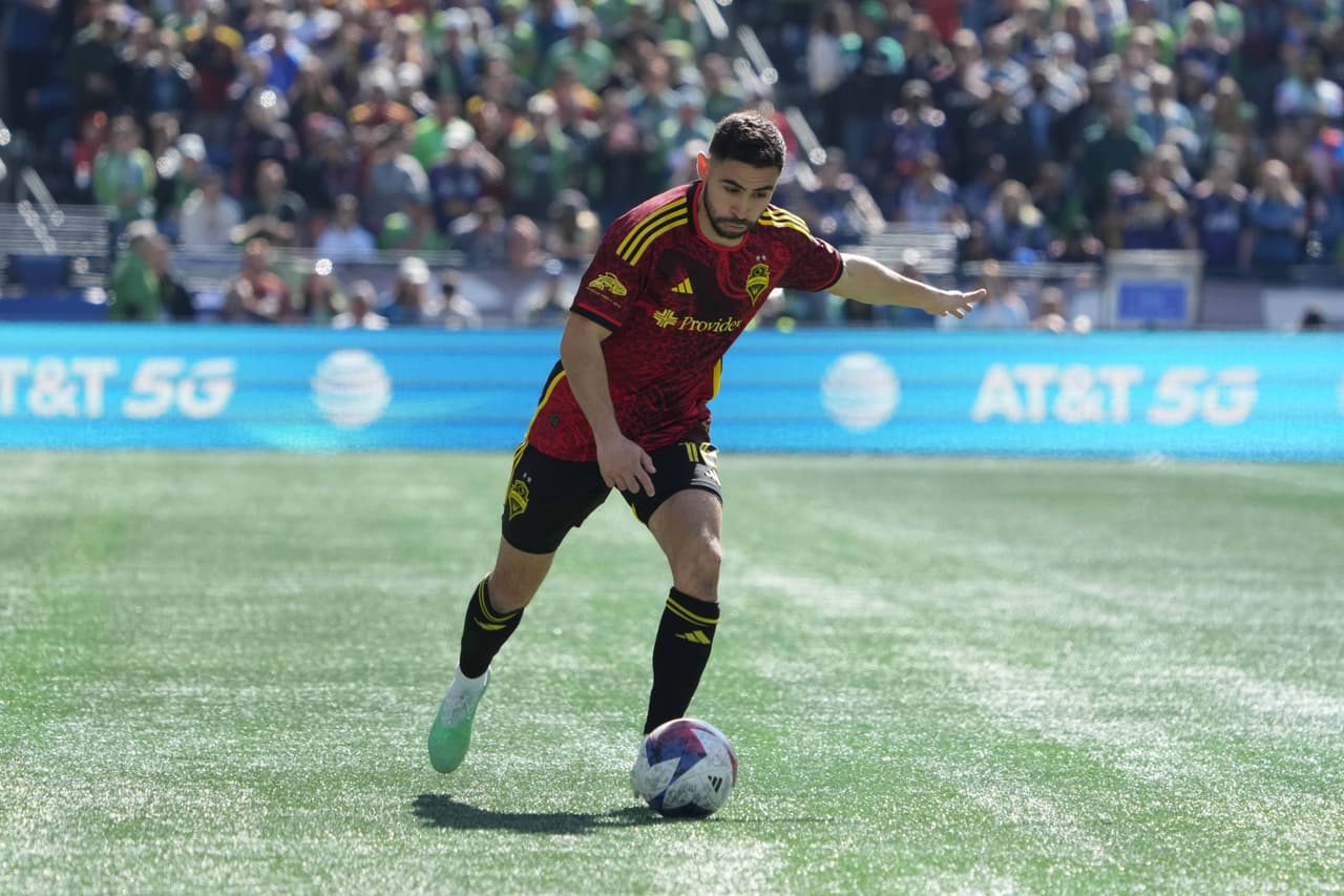 Defensor - ALEX ROLDÁN (Seattle Sounders FC)