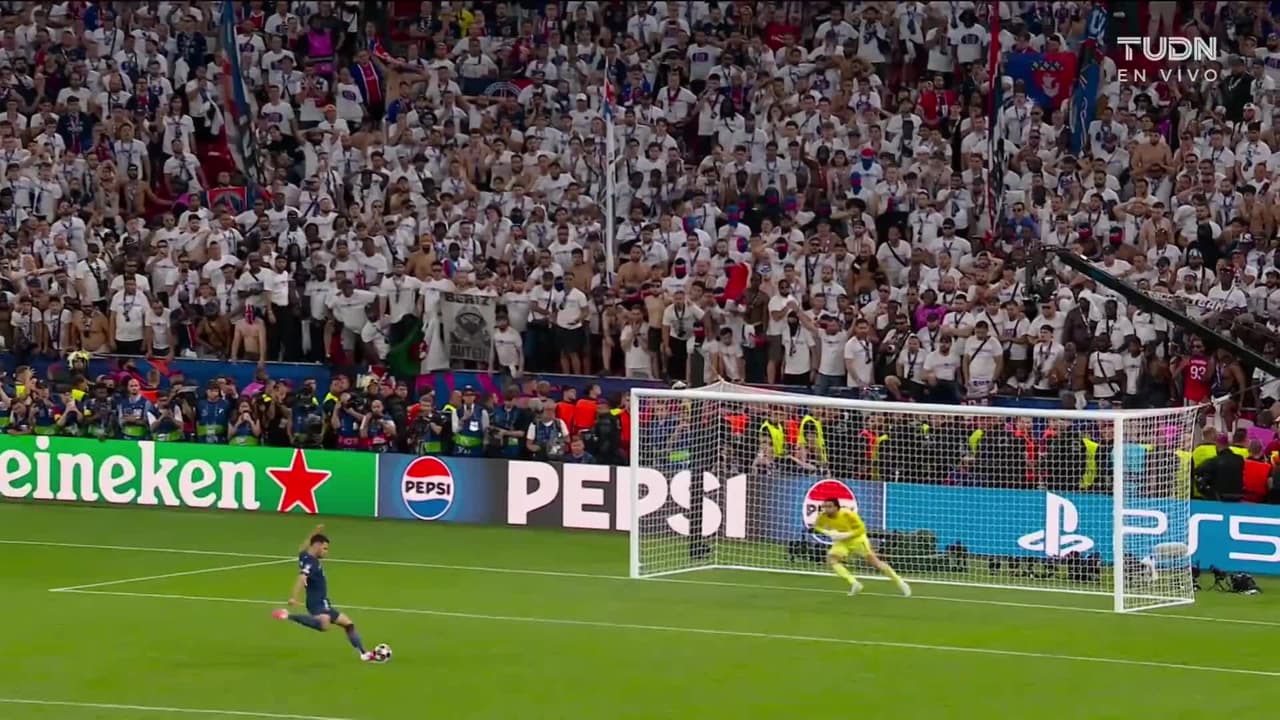 ¡GOL!  anota para Arsenal. Viktor Gyökeres