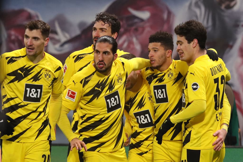 Jugadores del Borussia Dortmund celebran un gol en la Bundesliga.