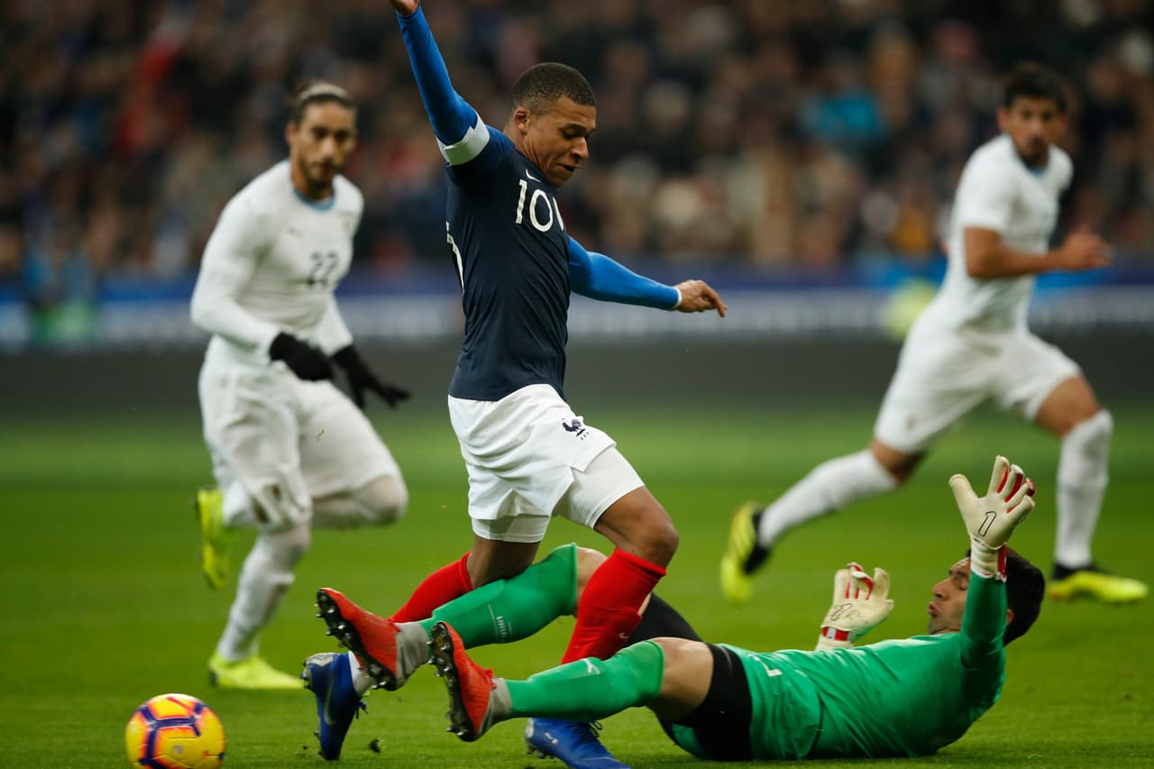 Por eso, la jugada al minuto 35 del primer tiempo en el choque con el arquero Martín Campana marcó toda la preocupación.