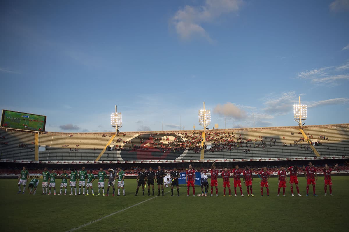 Una baja asistencia en el Estadio Luis Pirata Fuente en el primer encuentro de la jornada 11 del Apertura 2018.