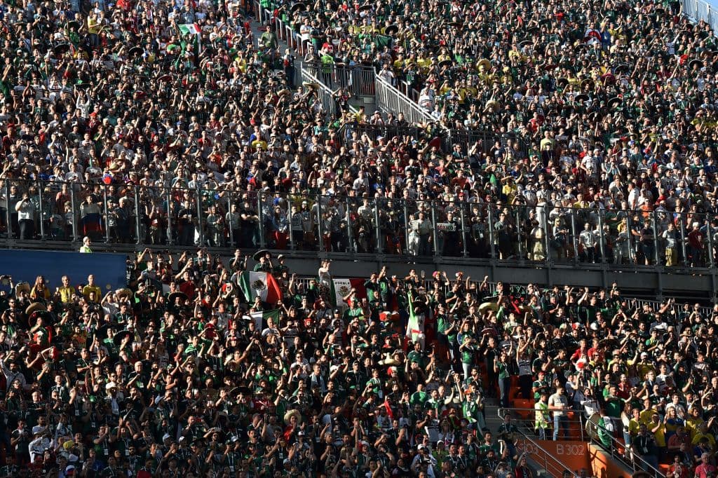 A pesar de que el empate de Corea del Sur con Alemania ya tenía a México en los octavos de final a pesar de su derrota, el gol en Kazán levantó el estadio de Ekaterimburgo.