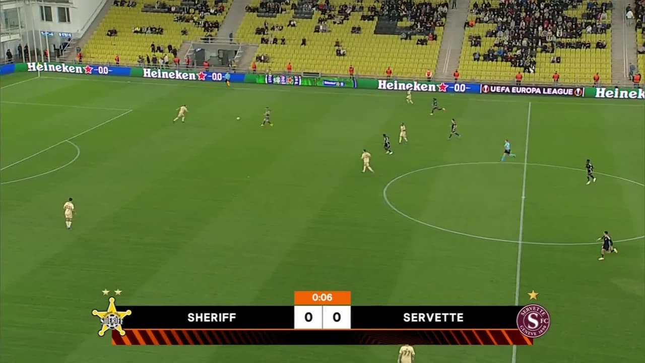 Arranca el partido y la pelota está en juego.