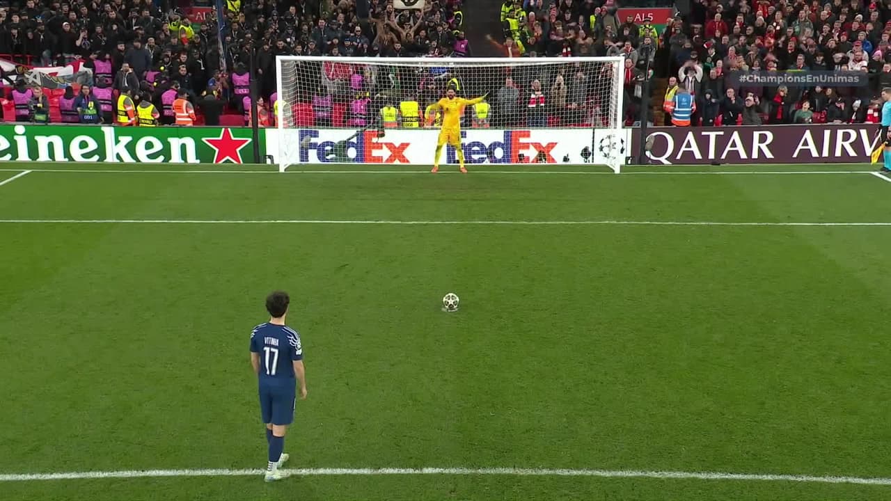 ¡GOL!  anota para Paris Saint-Germain. Vitinha