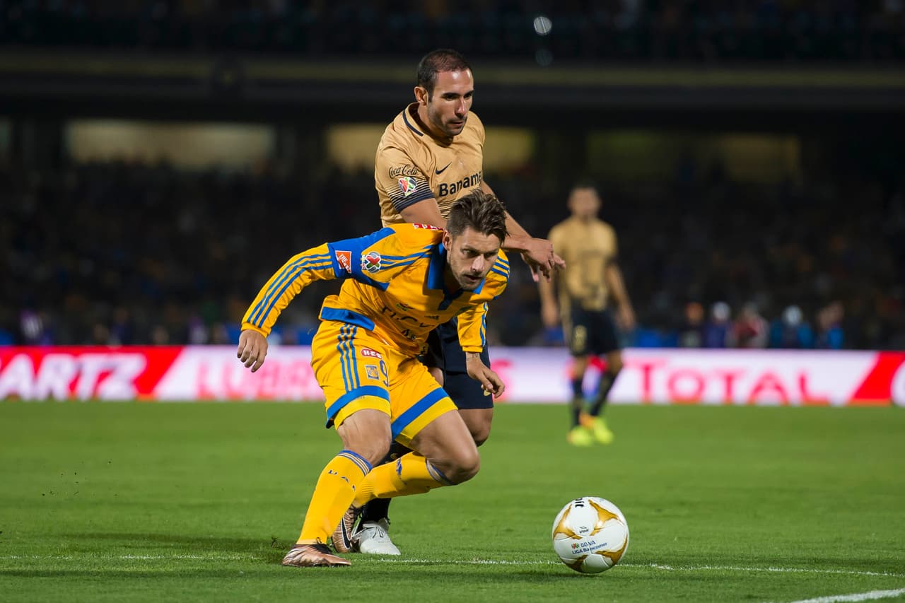 9.- Rafael Sóbis: El atacante brasileño no tuvo su mejor actuación, aunque en los primeros minutos parecía que cumpliría con un buen trabajo como un delantero atrasado. Poco a poco fue desapareciendo de la cancha. Calificación: 6