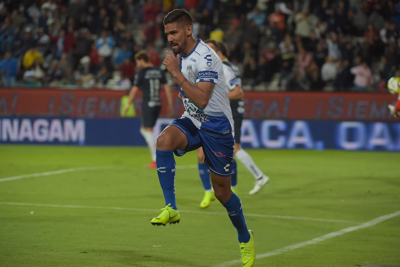 Tiene una frecuencia de gol asombrosa ya que marca cada 155 minutos, es decir, no pasan dos partidos sin que se haga presente para su equipo.