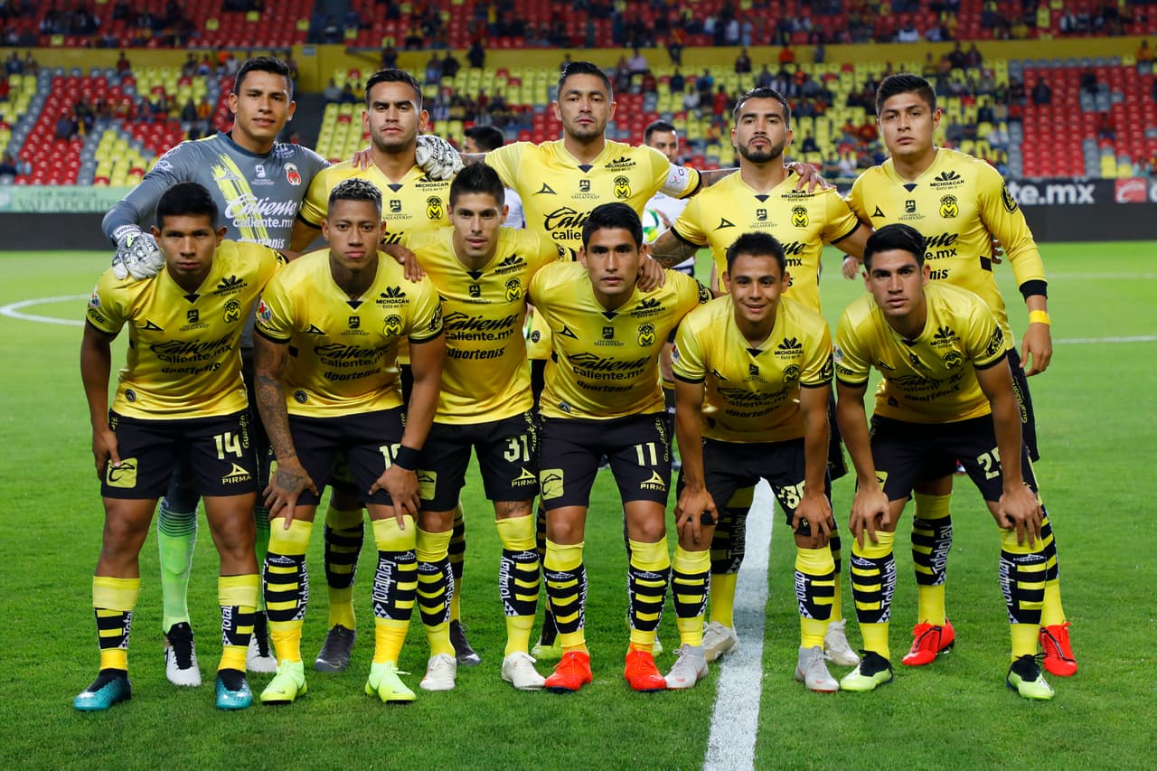 El equipo local presentó este once inicial mandado al campo por el estratega Gastón Obledo.