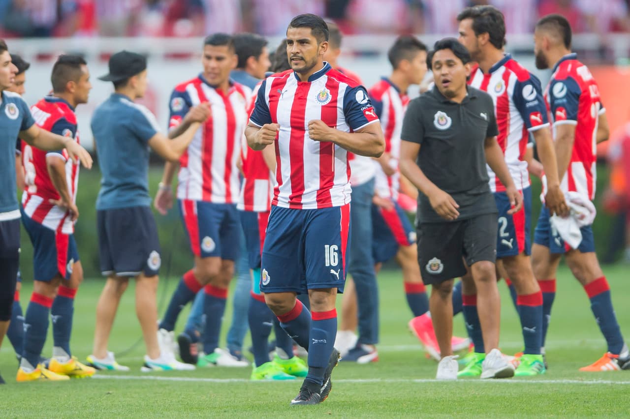 Miguel Ponce sería moneda de cambio de las Chivas a fin de quedarse con Javier Aquino de Tigres.