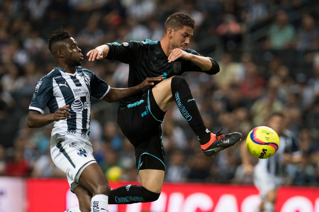 Querétaro arrancó el juego con mucha fuerza y con varias llegadas ofensivas.