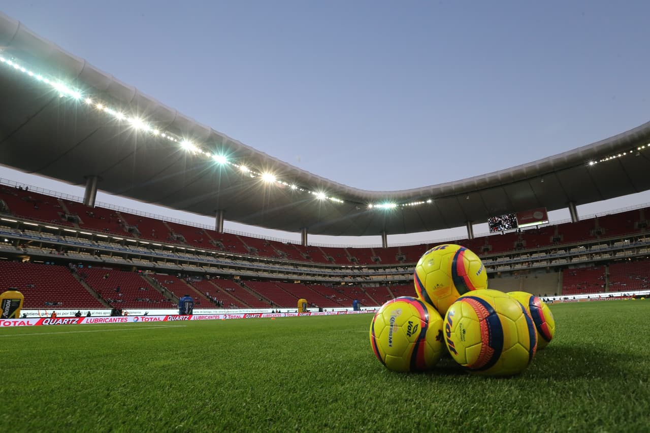 El segundo sería el 
<b>Akron de Guadalajara</b>, es el estadio que utiliza como sede las Chivas. Tiene capacidad para 45,364 espectadores. 
<br>