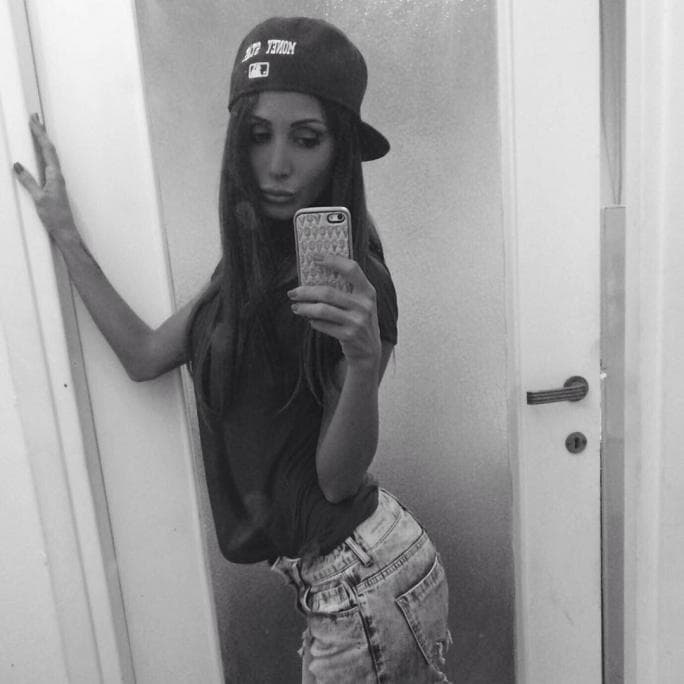 Giovanni Simeone, jugador del Genoa e hijo del entrenador del Atlético de Madrid, es vinculado a la presentadora italiana.