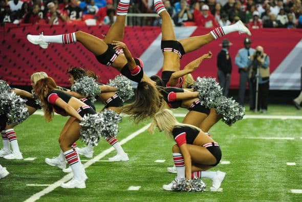 Los momentos más pícaros de las cheerleaders de la NFL en la temporada 2013 captada con la lente de los profesionales.