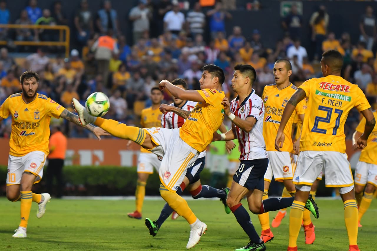 Tigres se defendía a toda costa en busca de mantener la ventaja.