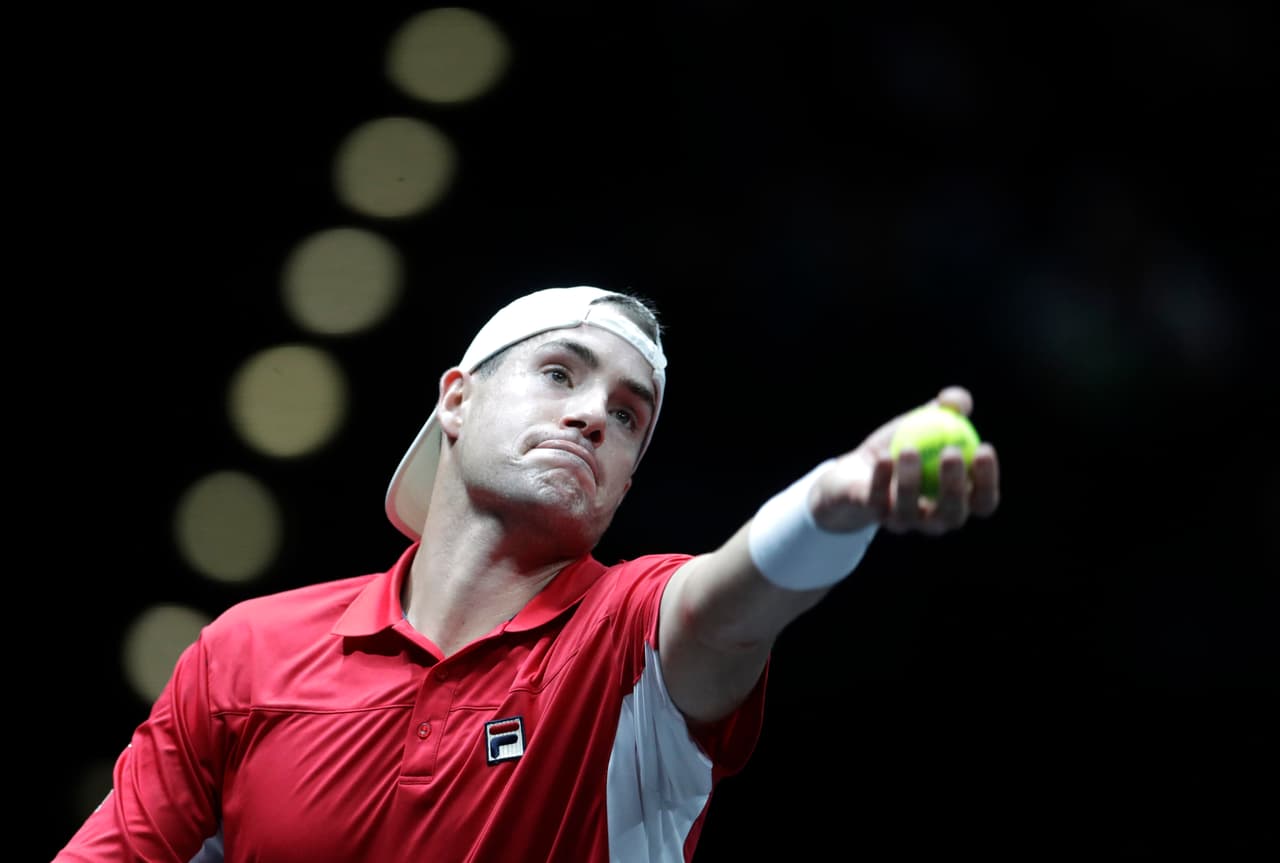 Se jugaron tres sets entre estos dos tenistas y el primero de ellos se lo quedó el estadounidense en el 
<i>tie break: </i>6-7 (15-17).