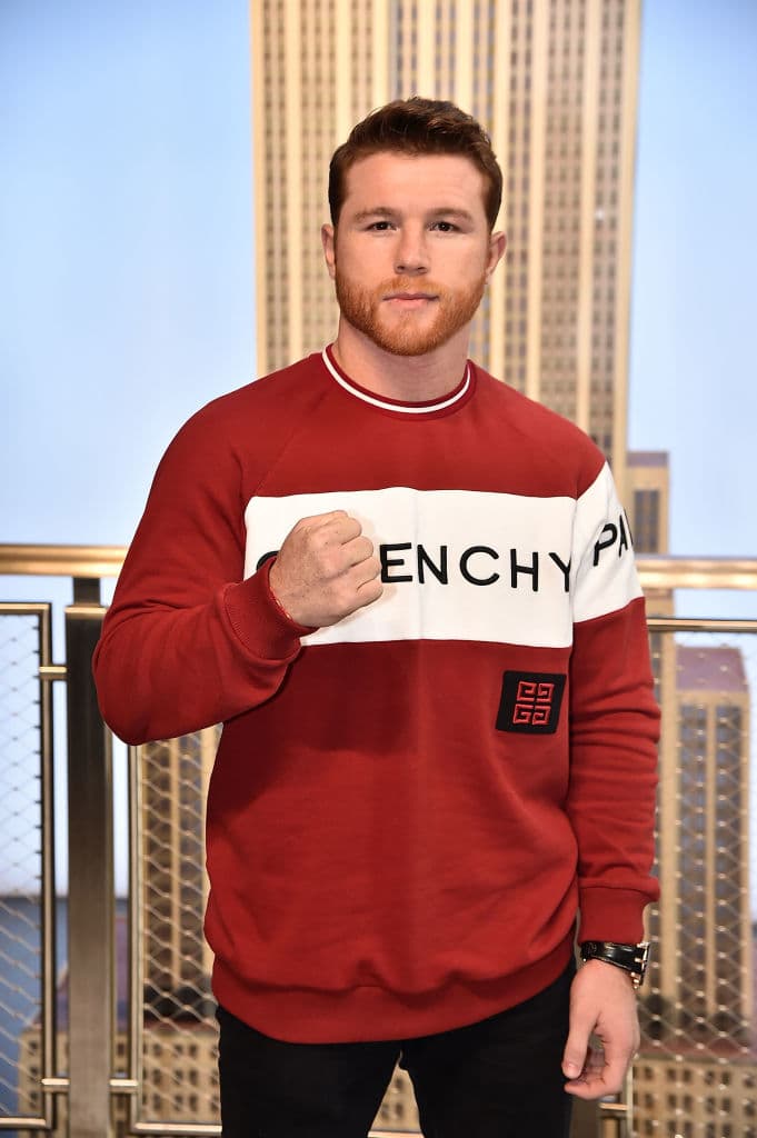 El Canelo no se ha conformado con esos dos títulos, por lo que buscará derrotar a todo peleador que se le ponga enfrente, para conquistar todos los títulos de las diferentes organizaciones.
<br>