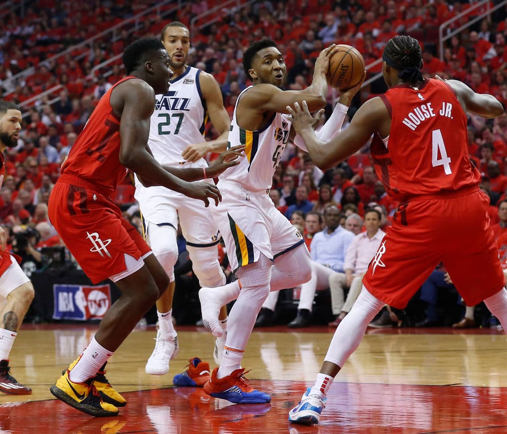 La estrella del Utah Jazz Donovan Mitchell tuvo una noche muy complicada. El juvenil guardia de Utah apenas anotó 19 tantos y se fue 7-18 en tiros a la canasta.