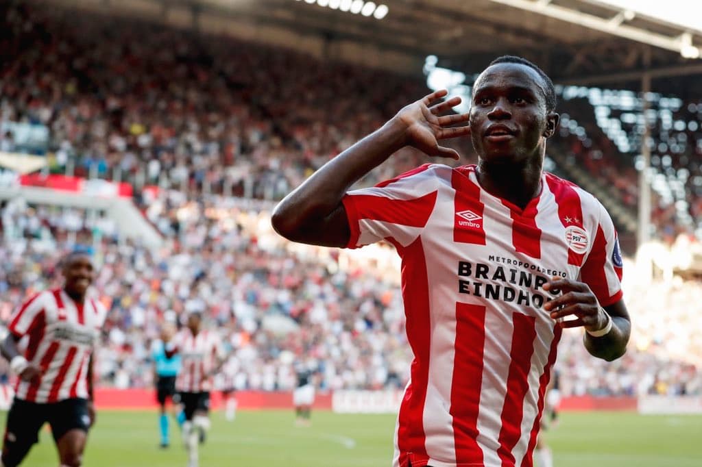 Así festejó el portugués Bruma el primer gol del cotejo.