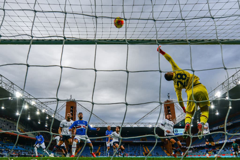 Bologna se impone a la Sampdoria 3-2 durante la fecha 12 en la Serie A, con anotaciones de Svanberg y Arnautovic, dejándolos a un paso de puestos europeos, en tanto que la Samp está en la zona de descenso.