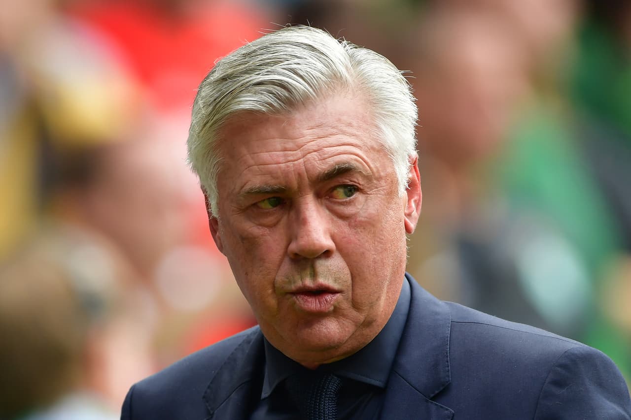 BREMEN, GERMANY - AUGUST 26: Coach Carlo Ancelotti of Bayern Muenchen during the Bundesliga match between SV Werder Bremen and FC Bayern Muenchen at Weserstadion on August 26, 2017 in Bremen, Germany. (Photo by Stuart Franklin/Bongarts/Getty Images)