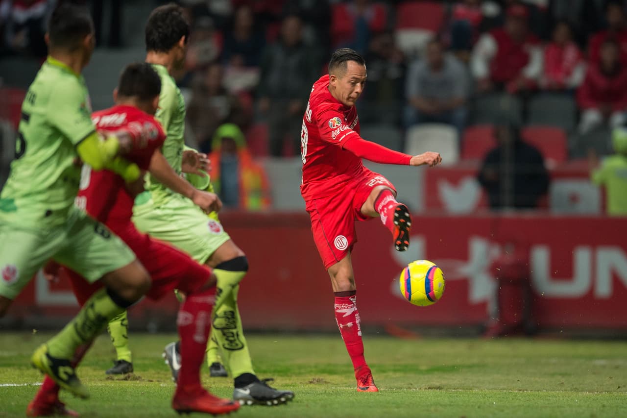 Los locales manejaron el juego a su antojo con un jugador más durante buena parte del segundo tiempo.