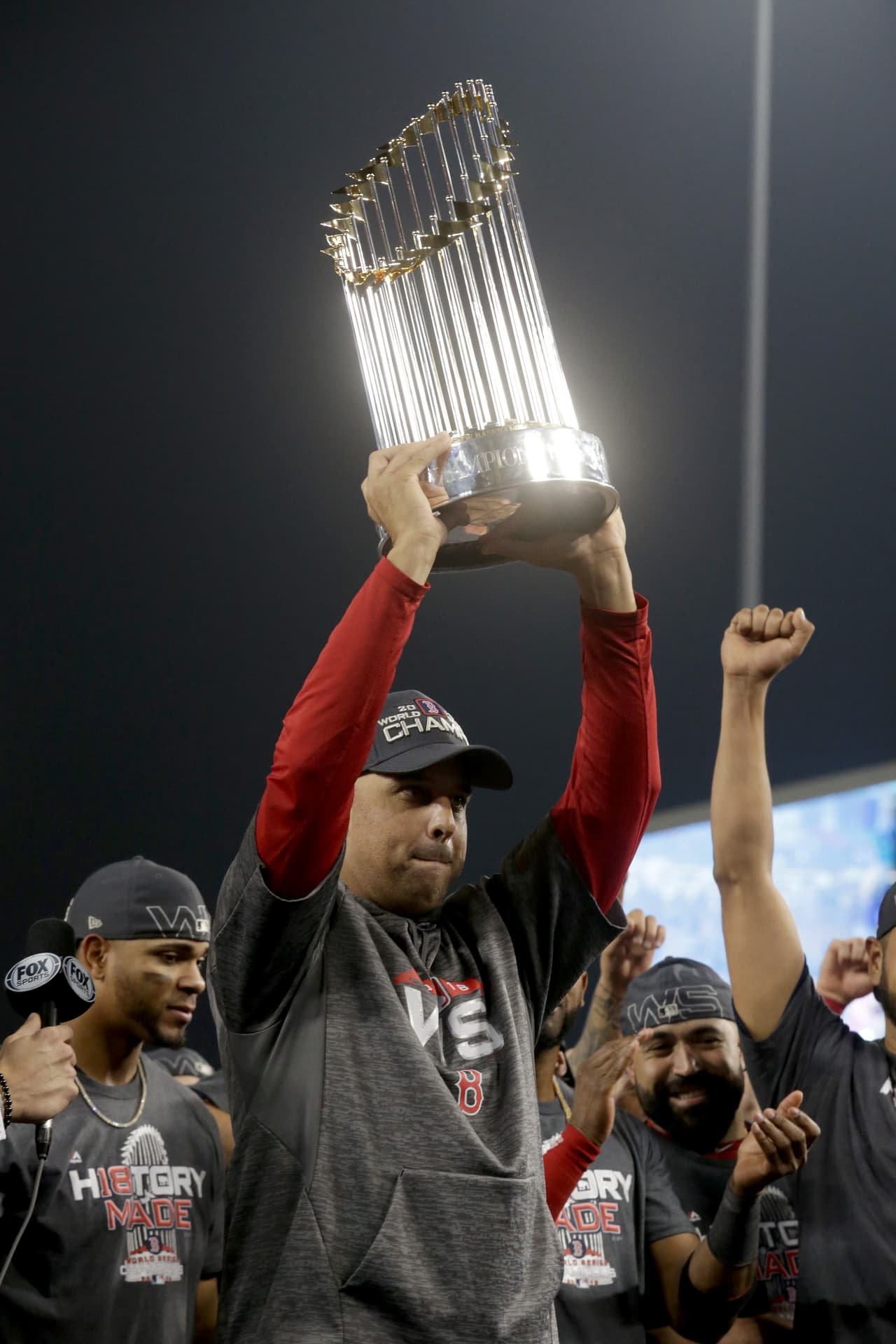 El gerente de los Red Sox ganó el título con el equipo bostoniano en 2018 pero estaba vinculado con el caso de los Astros en 2017 y se sabía que recibiría una ‘dura sanción’, esto tras confirmarse que el equipo también usó tecnología para ayudar a robar las señales de sus rivales.