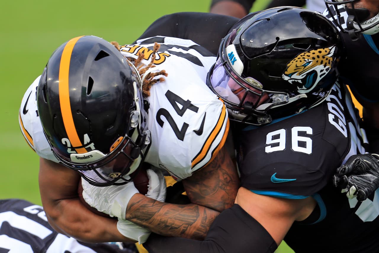 Pittsburgh Steelers aplastan a los Jacksonville Jaguars 27-3 durante la semana 11 de la NFL.