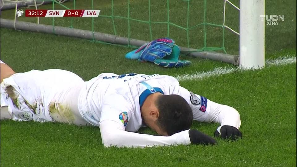 Tiro desviado de Haris Vuckic