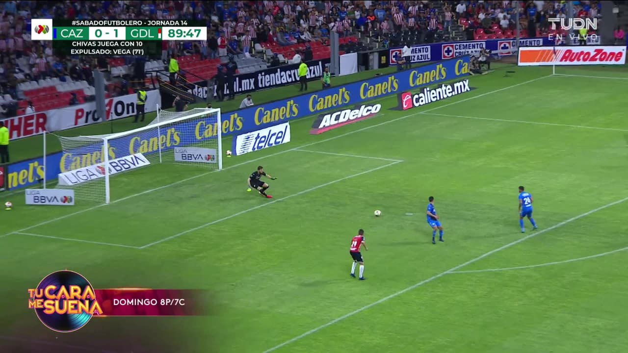 ¡TIRO ATAJADO! disparo por Miguel Ponce.